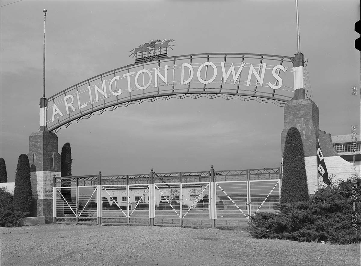 Arlington, Texas. Racetrack, 1942