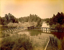 Kern Island canal head gate, 2,5 miles of Bakersfield, 1888
