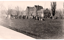 Boulder. University preparation of May Day 1916 on campus