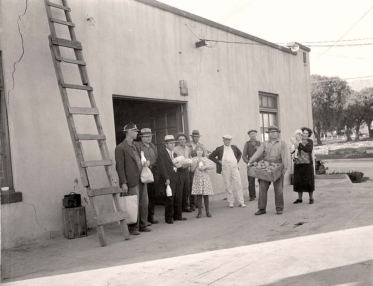 Burbank, California. Self-help cooperative. Members of the community, Feb, 1936