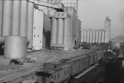 Cedar Rapids. Grain elevators and flour mill, freight yards, 1941