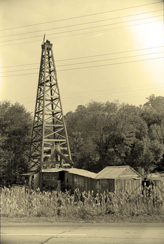 Charleston. Abandoned oil well derrick near Charleston, 1938