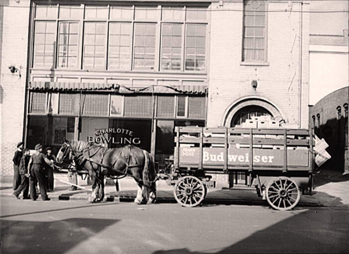 Charlotte, North Carolina. 'Budweiser' beer wagon, 1943