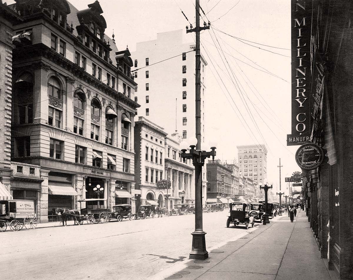Charlotte, North Carolina. Trade Street, looking east, 1923