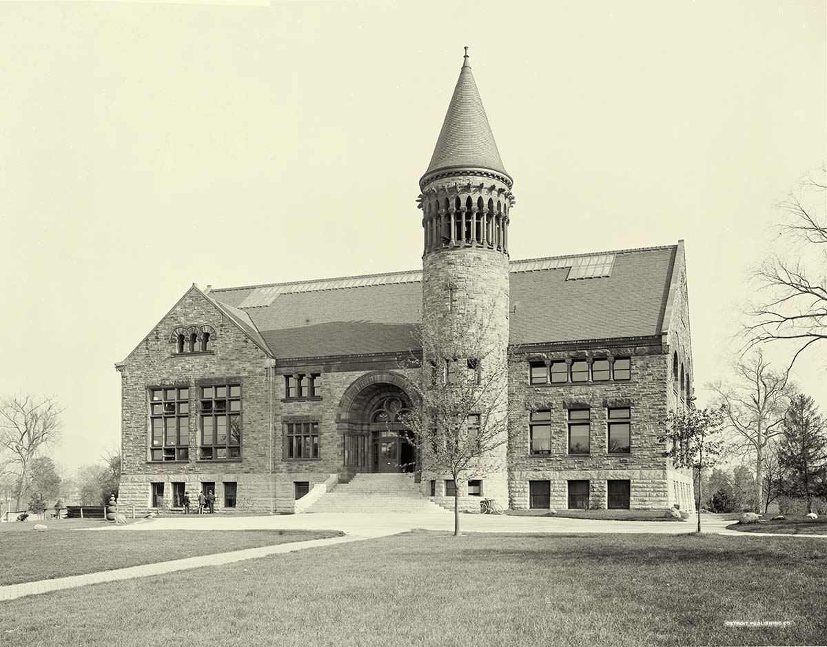 Columbus, Ohio State University, Orton Hall Library, between 1900 and 1910
