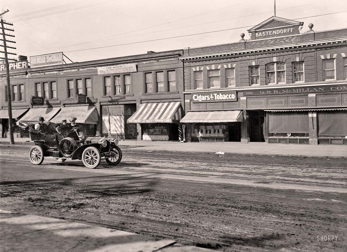 Detroit, Michigan. Jefferson Avenue, Bastendorff block and G & R McMillan Co store, circa 1910