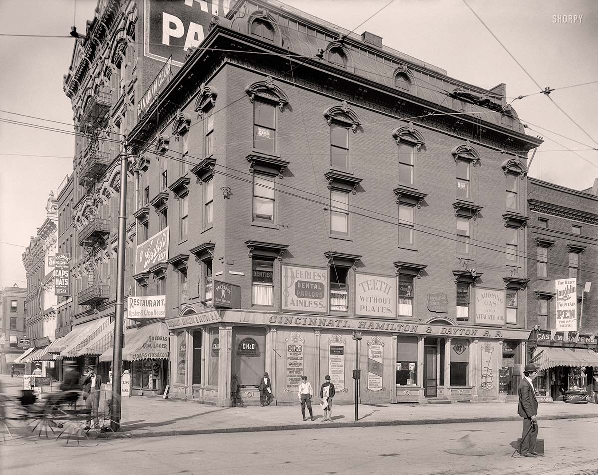 Detroit, Michigan. Woodward & Jefferson avenues, Cincinnati, Hamilton and Dayton Railroad office, circa 1905