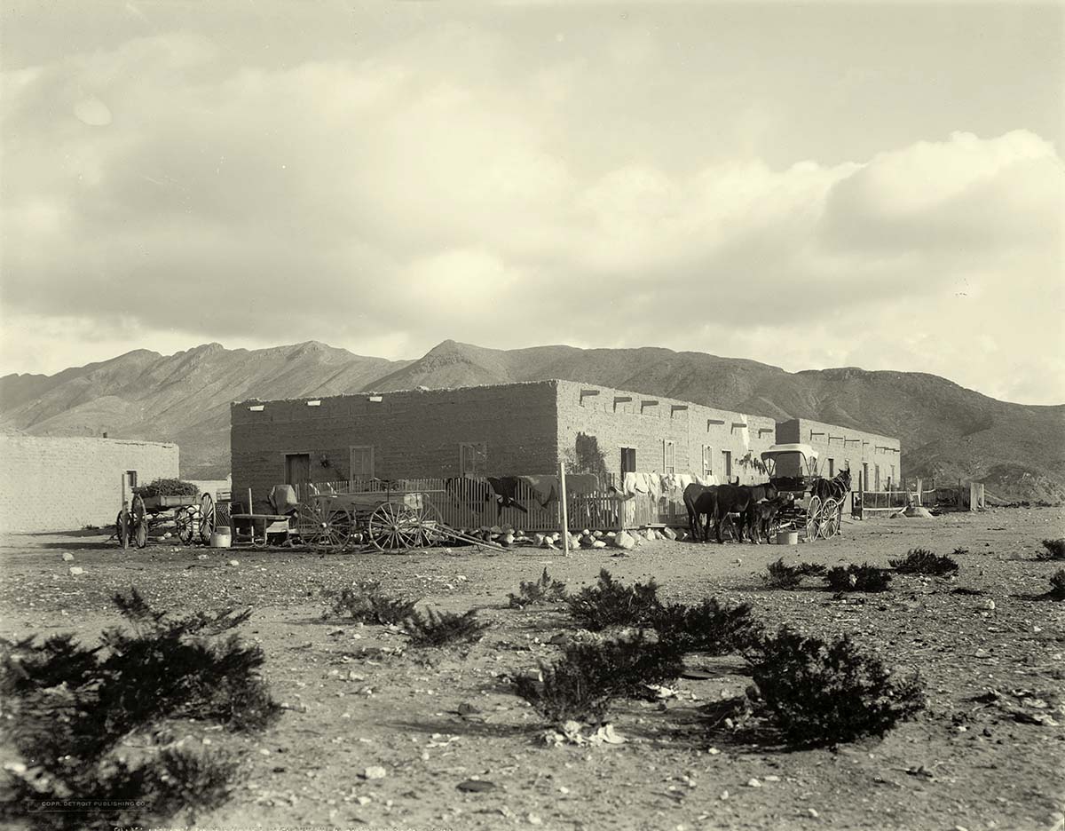 El Paso, Texas. Mexican adobe house, Mountain Franklin in distance, 1907