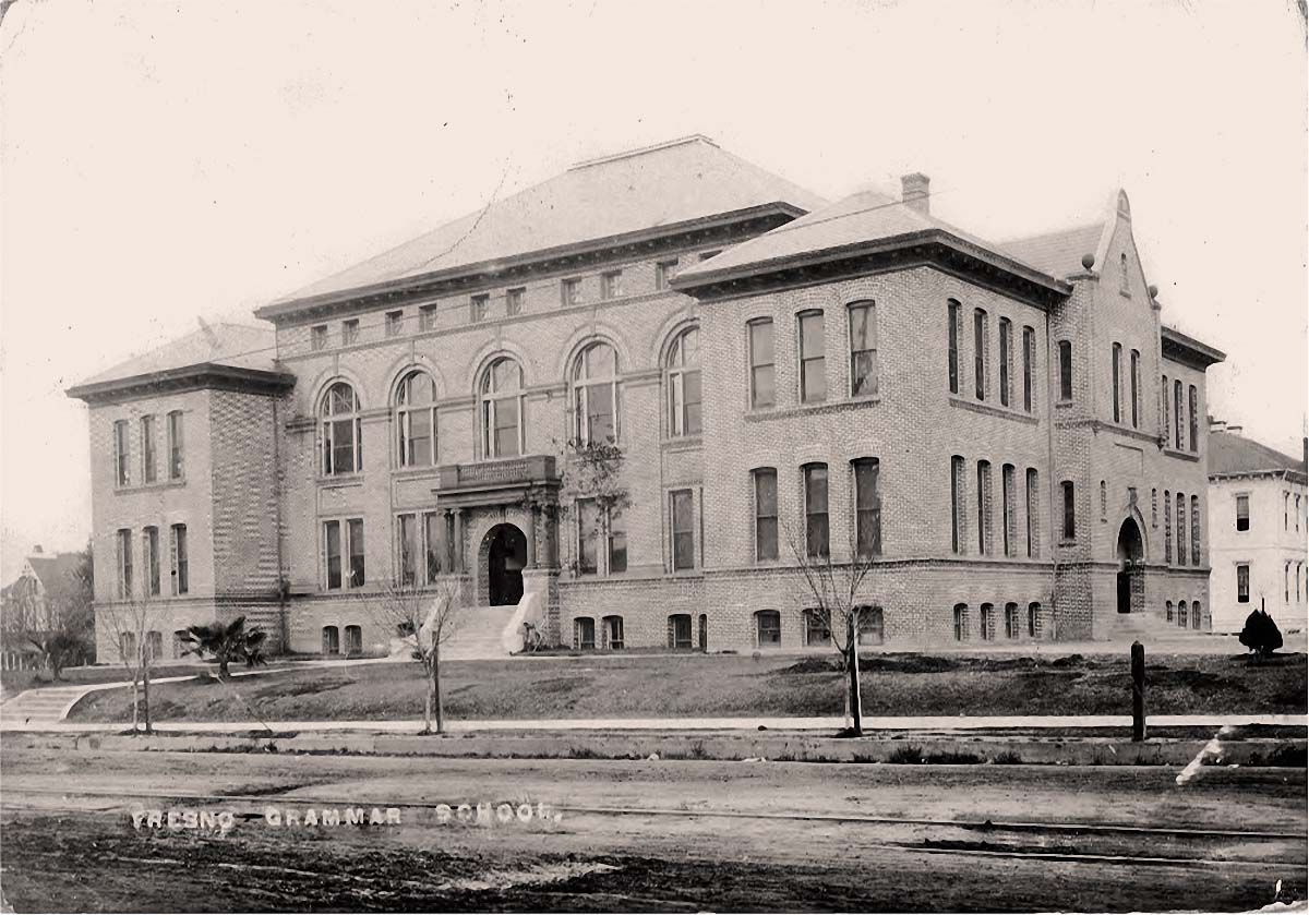 Fresno, California. Grammar School, 1916