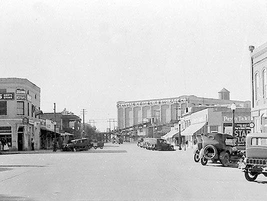 Glendale. Downtown city in the late 1920s