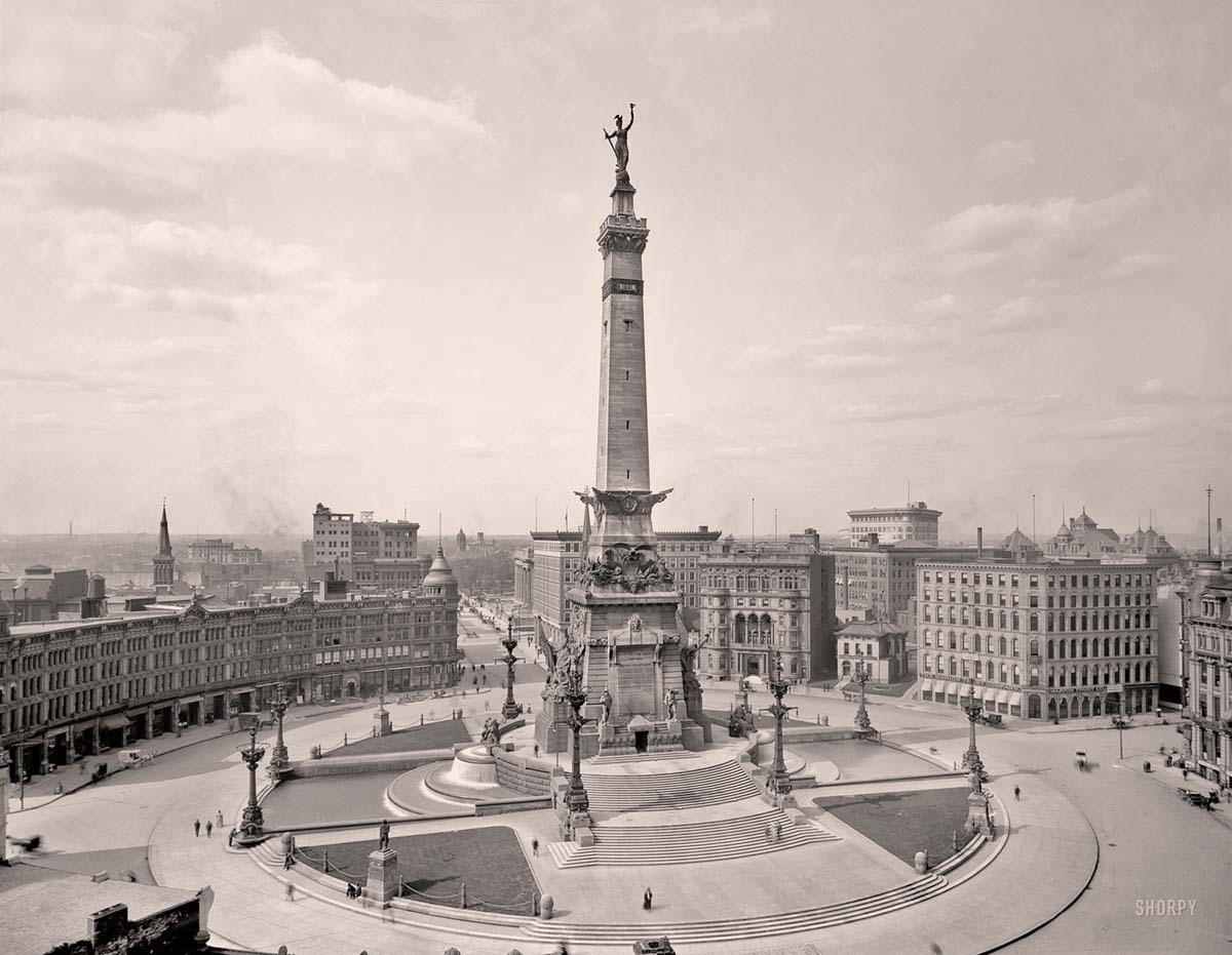 Indianapolis, Indiana. Soldiers and Sailors Monument on Monument Circle, 1907