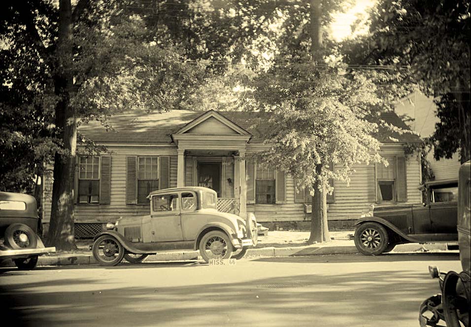 Jackson. Julienne House, Yazoo Street, 1936