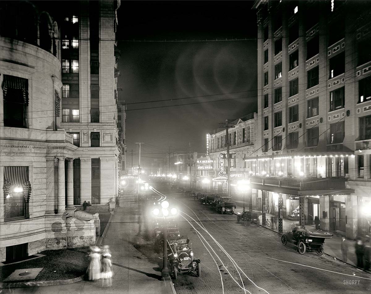 Jacksonville, Florida. Forsyth Street at Night, circa 1910