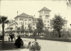 Jacksonville. Hemming Park, Windsor Hotel, between 1890 and 1910