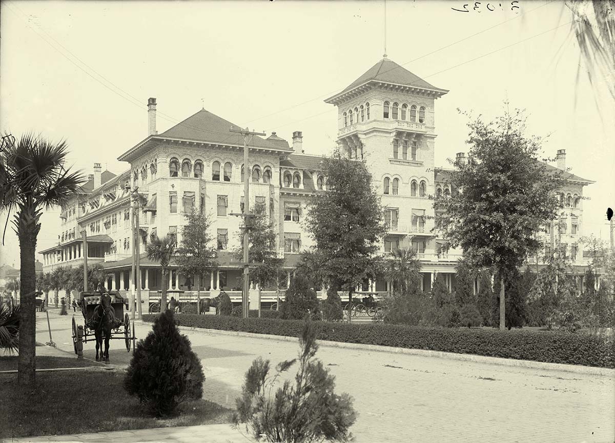 Jacksonville, Florida. Hemming Park, Windsor Hotel, between 1890 and 1910