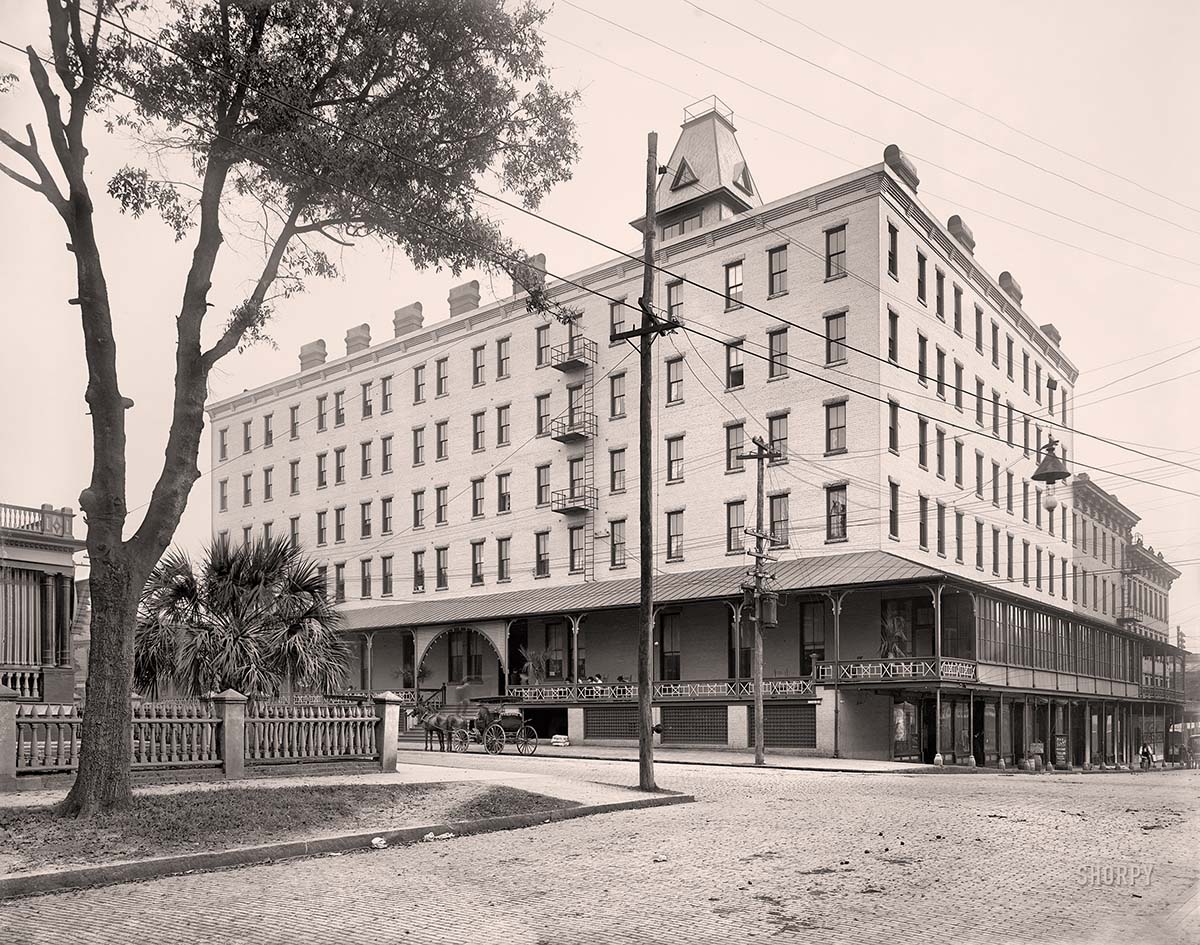 Jacksonville, Florida. Hotel Aragon, Forsyth and Julia streets, circa 1905