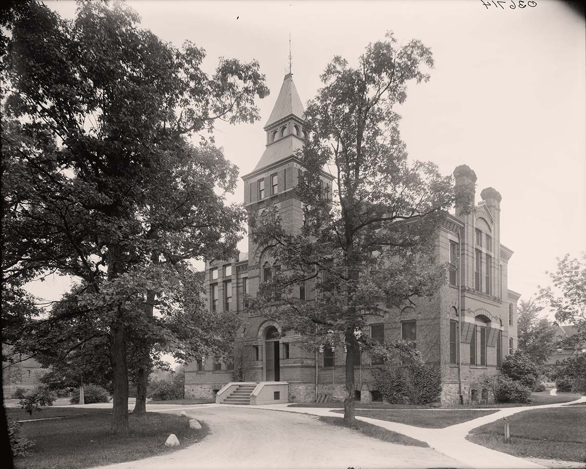 Lansing, Michigan. Agricultural College, Michigan State University, Library, Museum, between 1905 and 1920