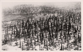 Long Beach. Oil fields, 1930s