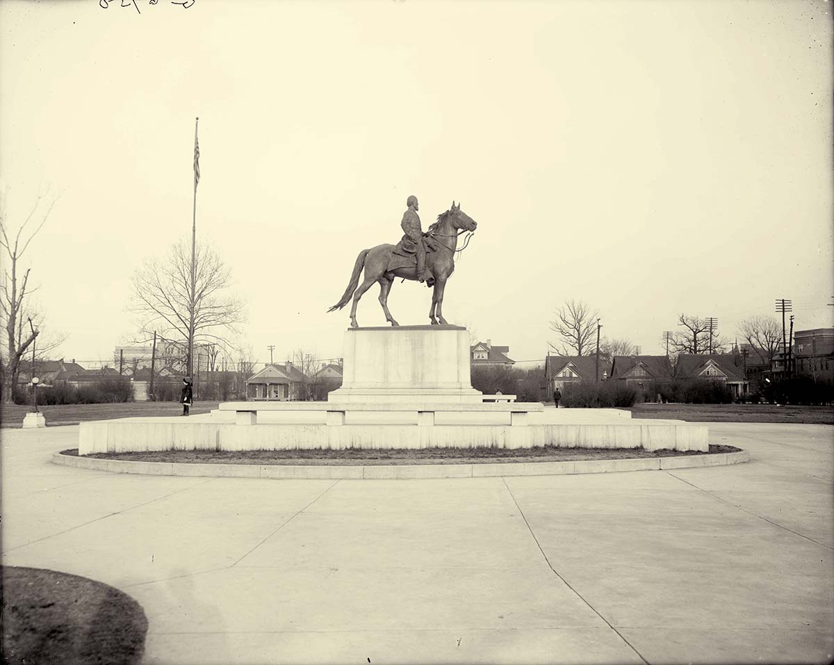 Memphis, Tennessee. Forrest Park, Statue of Nathan Bedford Forrest, between 1900 and 1915