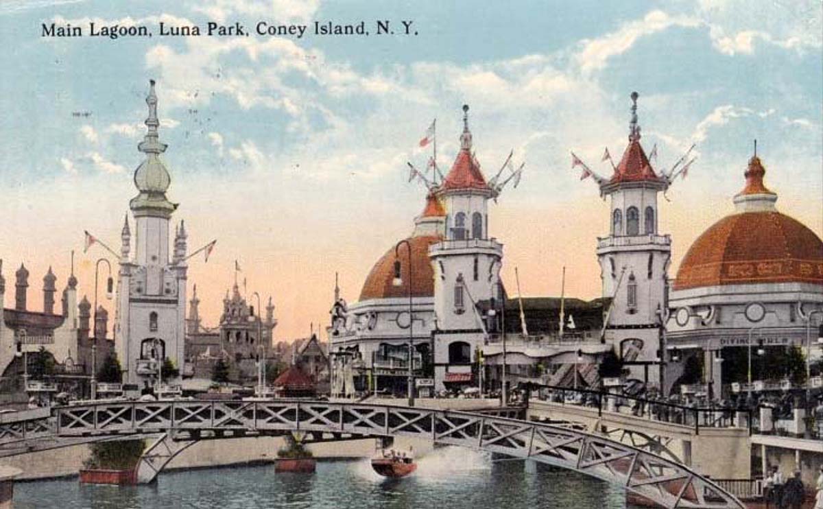New York. Main Lagoon, Luna Park, Coney Island, circa 1910s