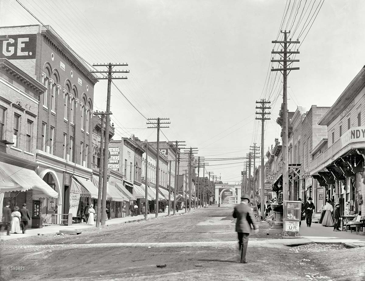 Petoskey. Lake Street, circa 1908