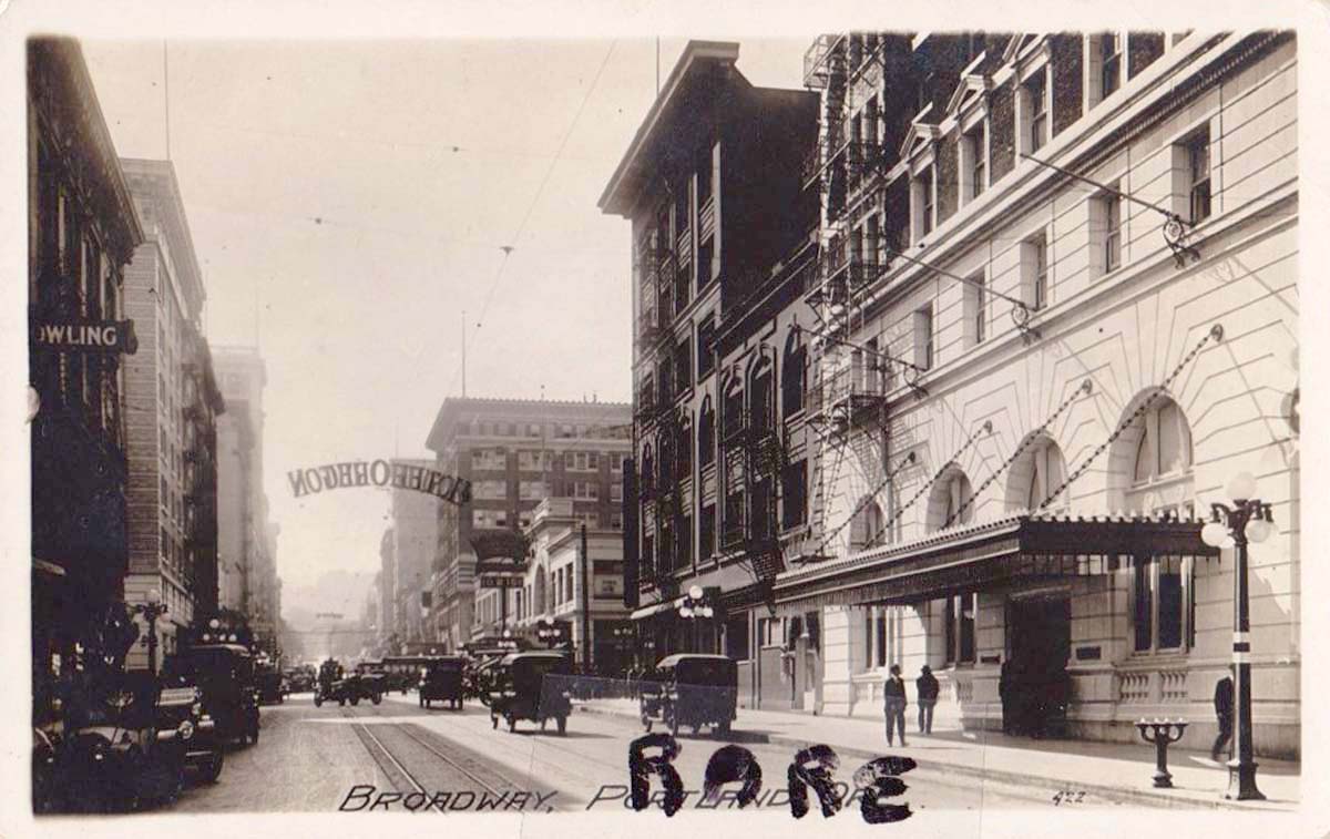 Portland, Oregon. Broadway, 1910