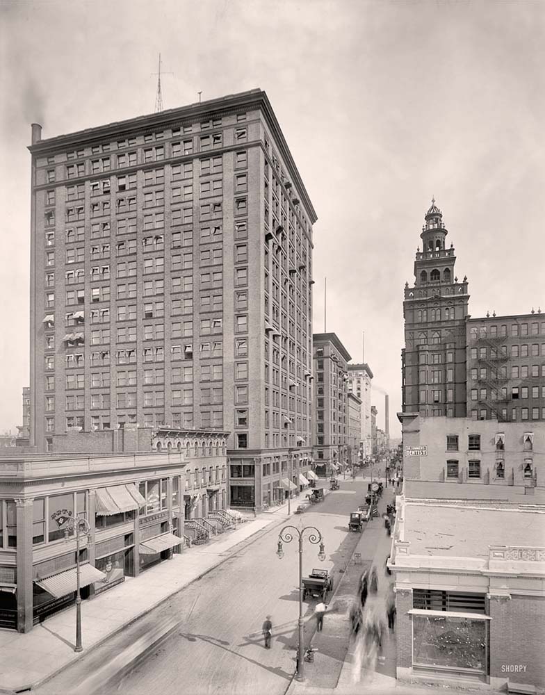 Toledo, Ohio. Madison Avenue and Ohio Building, circa 1910