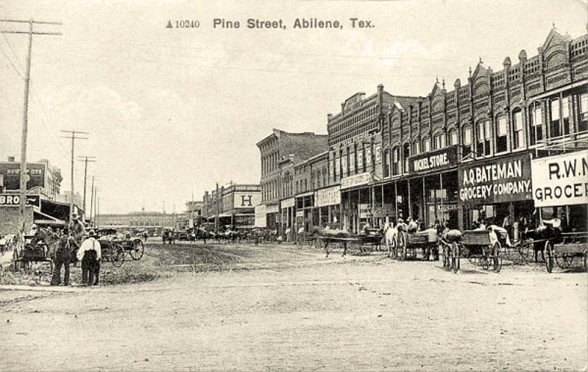Abilene. Pine Street, 1900s