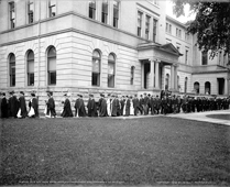 Ann Arbor. University of Michigan, Old and new graduates, commencement day, 1903
