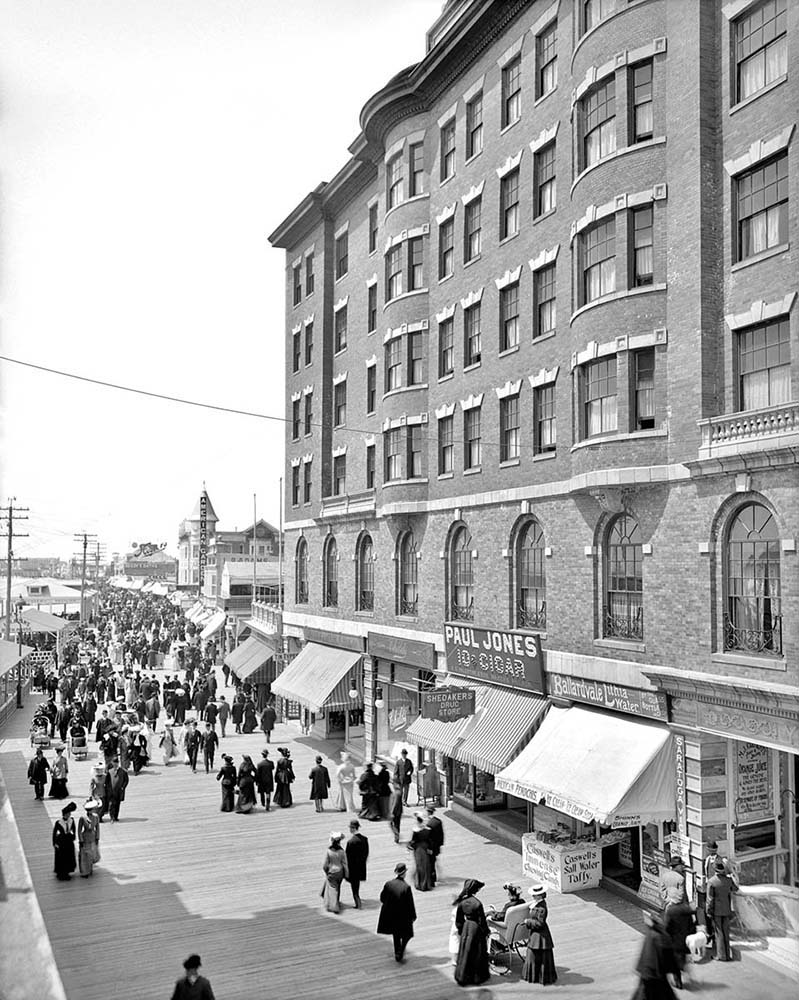Atlantic City. Young's Hotel and Boardwalk, 1904