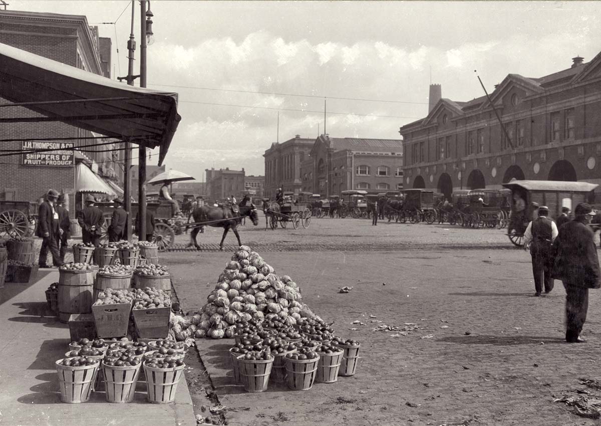 Baltimore. Centre vegetable market, between 1890 and 1910