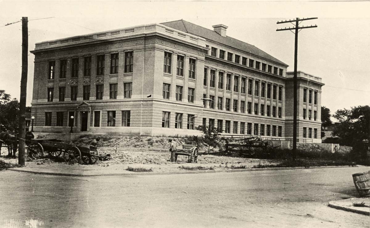 Baton Rouge. Court House Under Construction, 1928