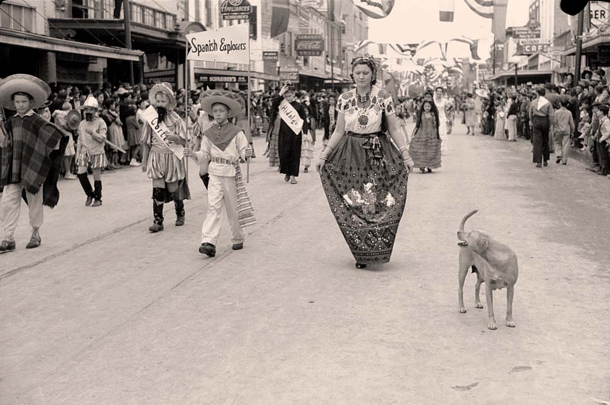 Brownsville, Texas. Children's parade, Charro Days, 1942