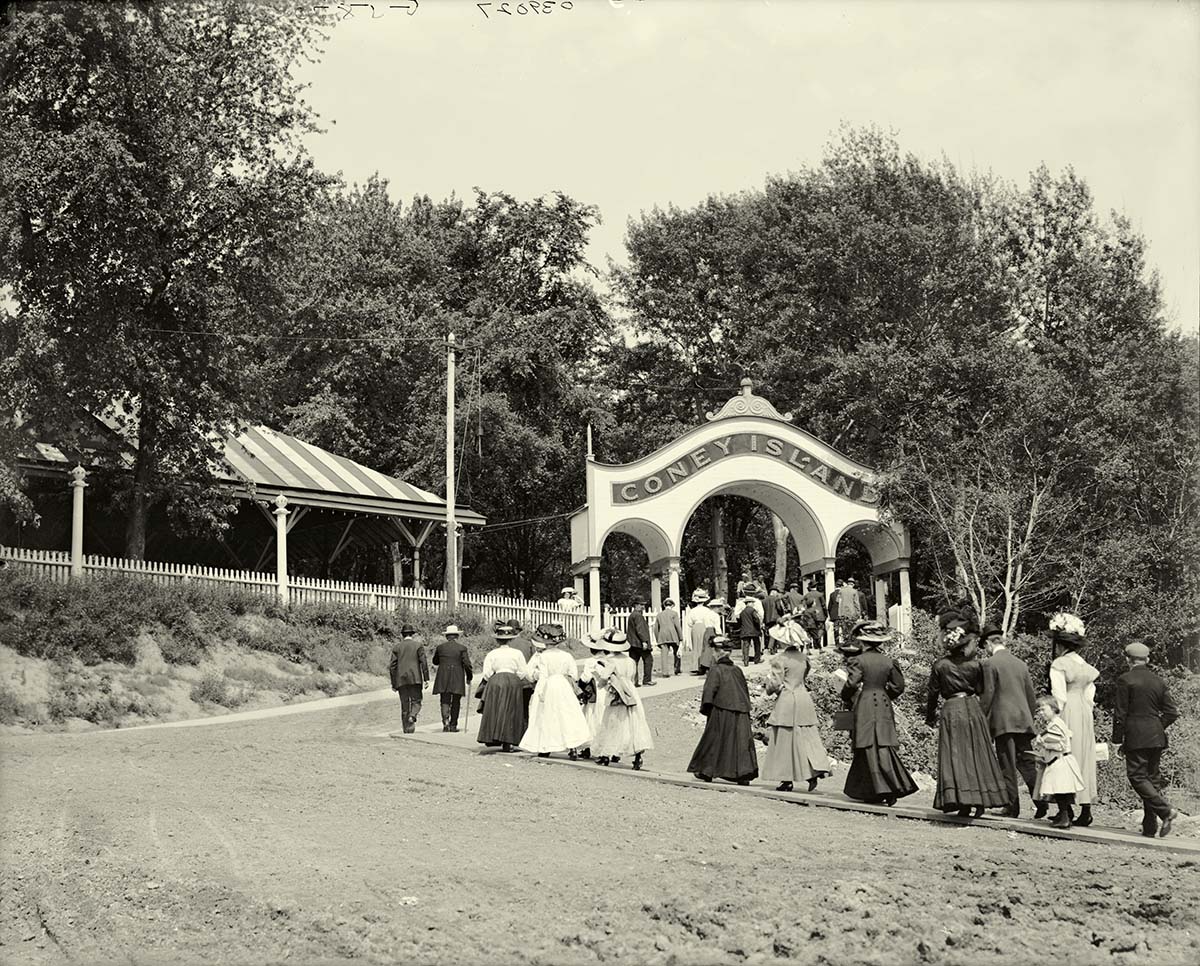 Cincinnati, Ohio. Coney Island, entrance, between 1900 and 1915