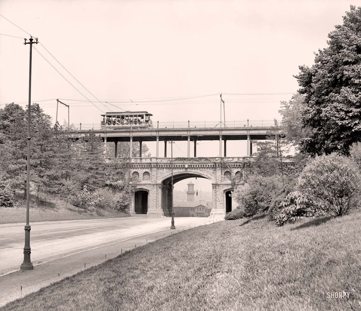 Cincinnati, Ohio. Eden Park, Main entrance, circa 1906