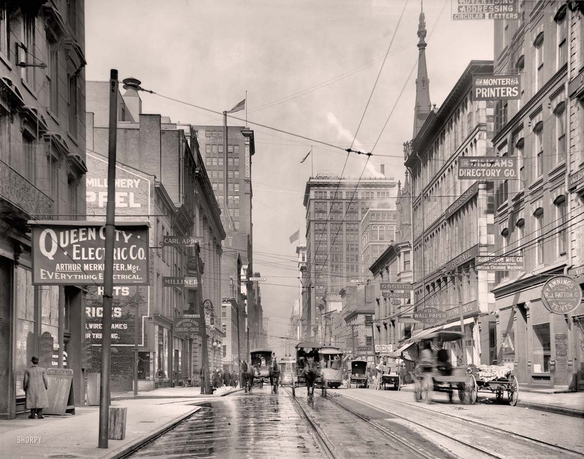 Cincinnati, Ohio. Fourth Street, circa 1910