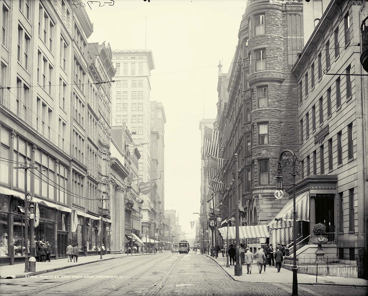 Cincinnati, Ohio. Fourth Street, east from Race Street, between 1900 and 1910