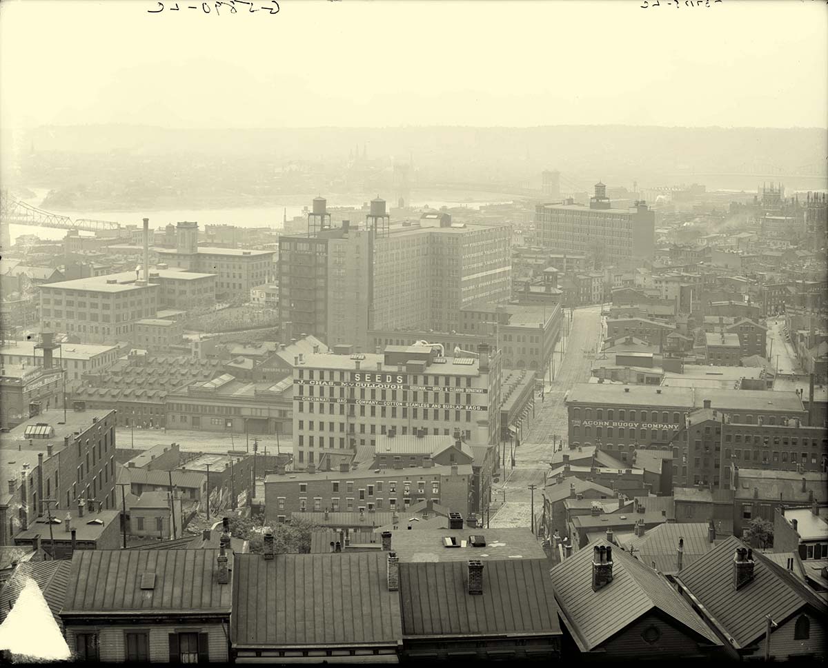 Cincinnati, Ohio. View from Mount Adams, between 1900 and 1910