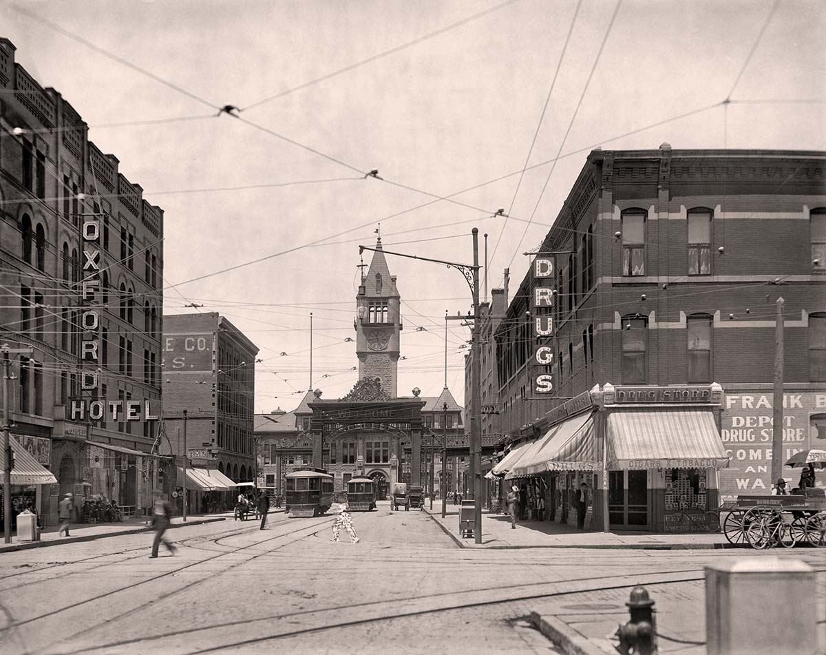 Denver, Colorado. Welcome arch and Union Depot, 1908