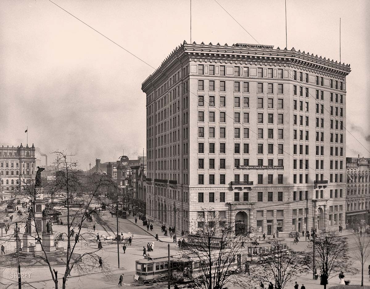 Detroit, Michigan. Cadillac Square, Soldiers' and Sailors' Monument and Hotel Pontchartrain, 1907