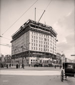 Detroit. Cadillac Square, Hotel Pontchartrain under construction, 1907