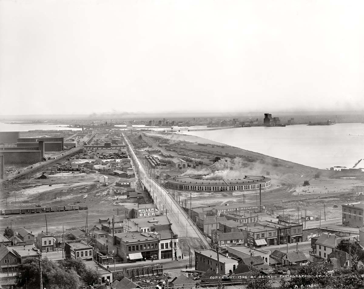 Duluth. Elevators and harbor, circa 1905