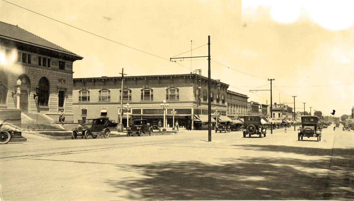 Fort Collins. South College Avenue near the Oak Street intersection, 1924