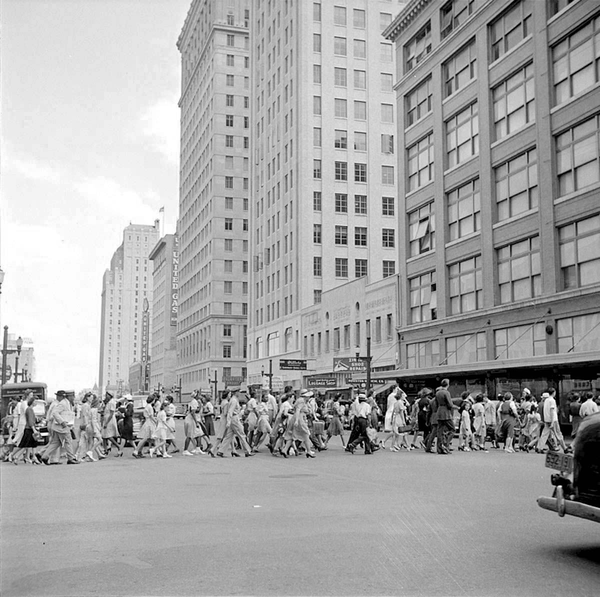 Houston. Crowds on downtown streets, 1943