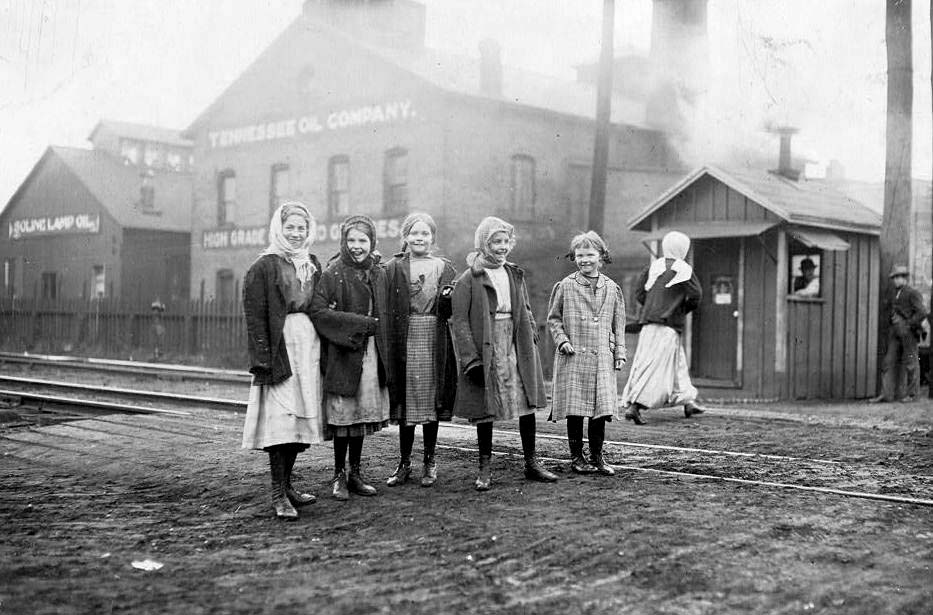 Knoxville. Brookside Mill workers, 1910