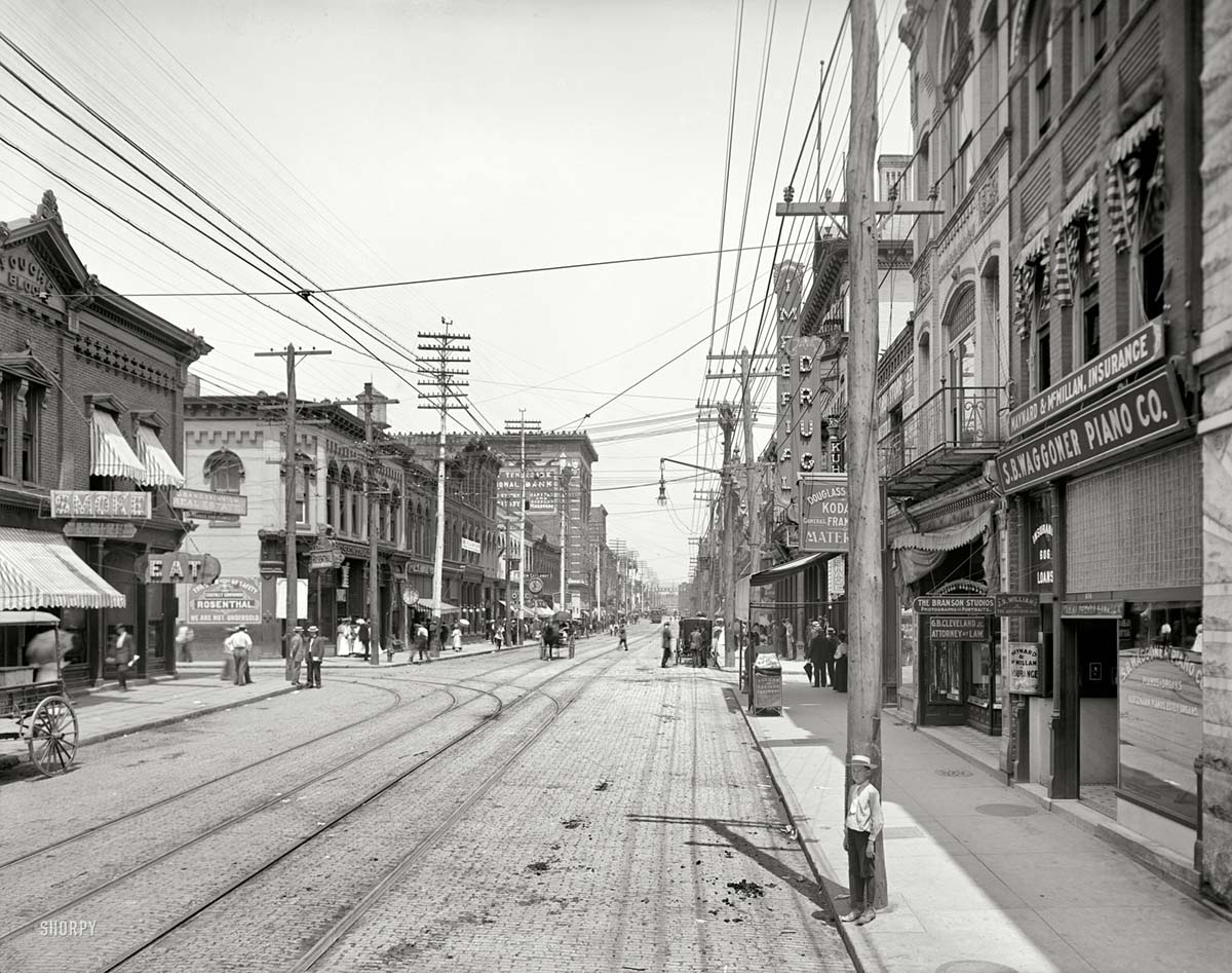 Knoxville. Gay Street looking north from Clinch Avenue, circa 1905