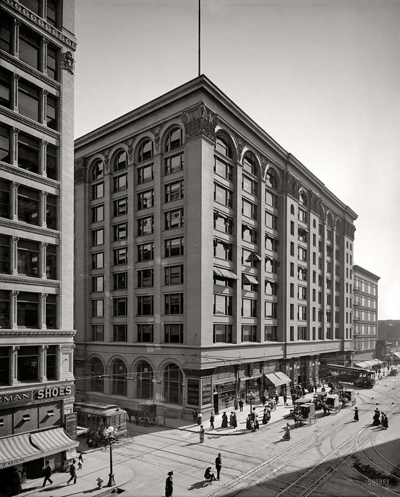 Los Angeles. American Express Co., Main and 6th Streets, circa 1910