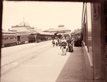 Los Angeles. La Grande Station, departure of the overland, between 1893 and 1899