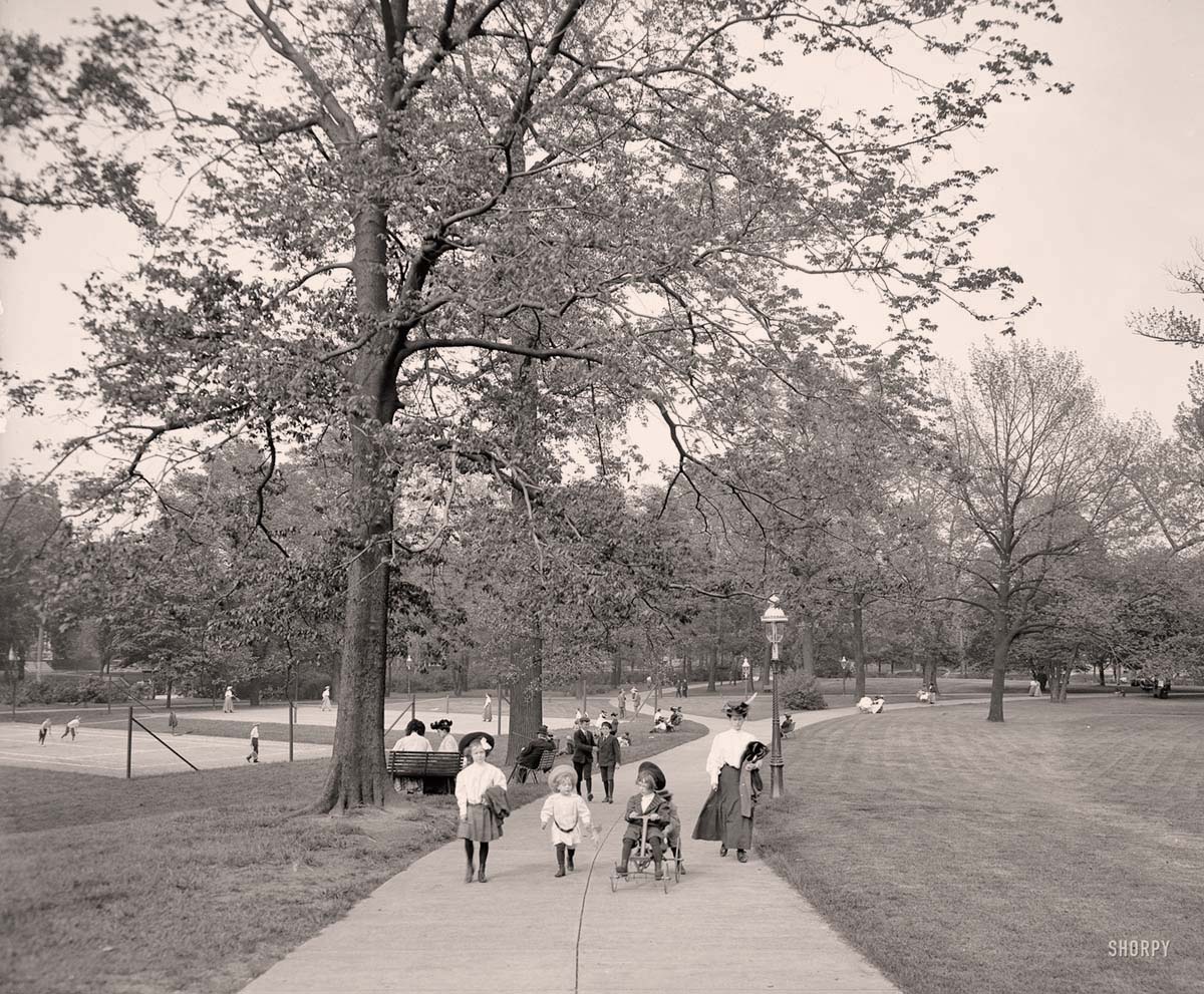 Louisville, Kentucky. Central Park, circa 1907