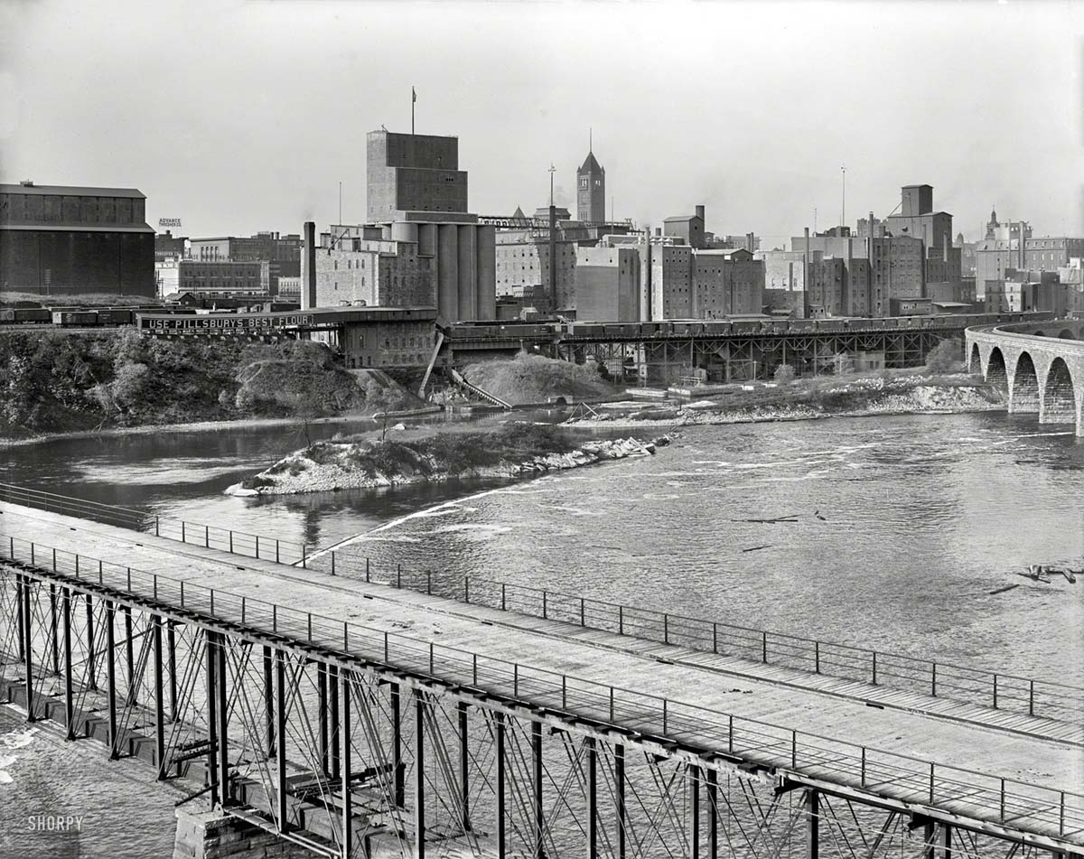 Minneapolis. St. Anthony's Falls and the milling district, circa 1908
